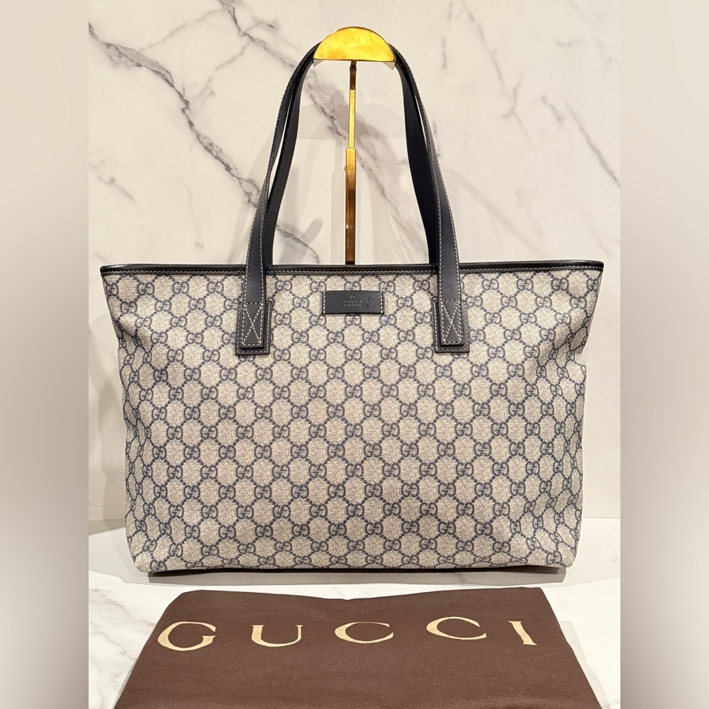 Gucci Beige and Black Signature Tote
